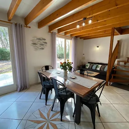 Holiday home Home, Grayan-et-l'Hopital